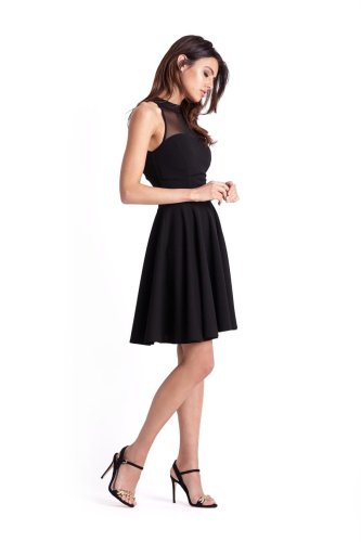 Rozkloszowana Sukienka z Dekoltem Halter Czarna Mat 237