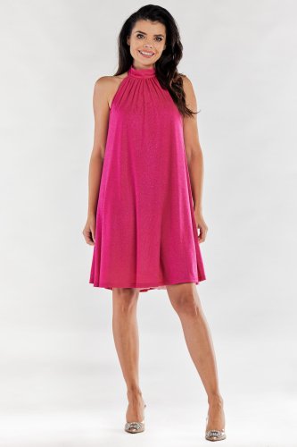 Rozkloszowana sukienka z ozdobnym marszczeniem dekoltu Fuksja AW556