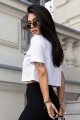 Krótki czarny t-shirt z haftem-4 10556  | 1440-S