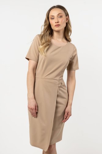 Ołówkowa sukienka mini z zakładanym dołem i krótkimi rękawami Beżowa