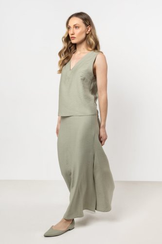 Letnia bluzka na szerokich ramiączkach Szałwiowa