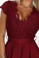 242-5 ANNA Koronkowa sukienka z dekoltem i rozkloszowaną spódnicą - bordowa-5 11506 