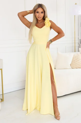 643-5 Elegancka wieczorowa suknia maxi z rozcięciem i różami - masełkowy żółty