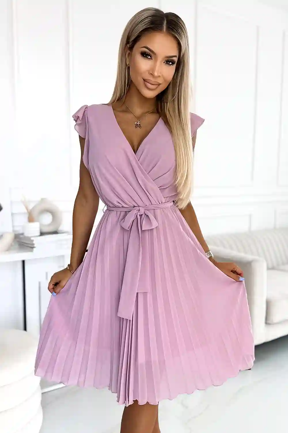 Różowa pilsowana sukienka