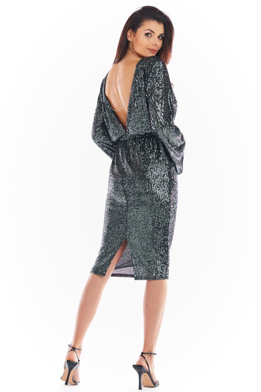 sukienka-cekinami-grafitowa-polska-dekoltem-a402-004.jpg