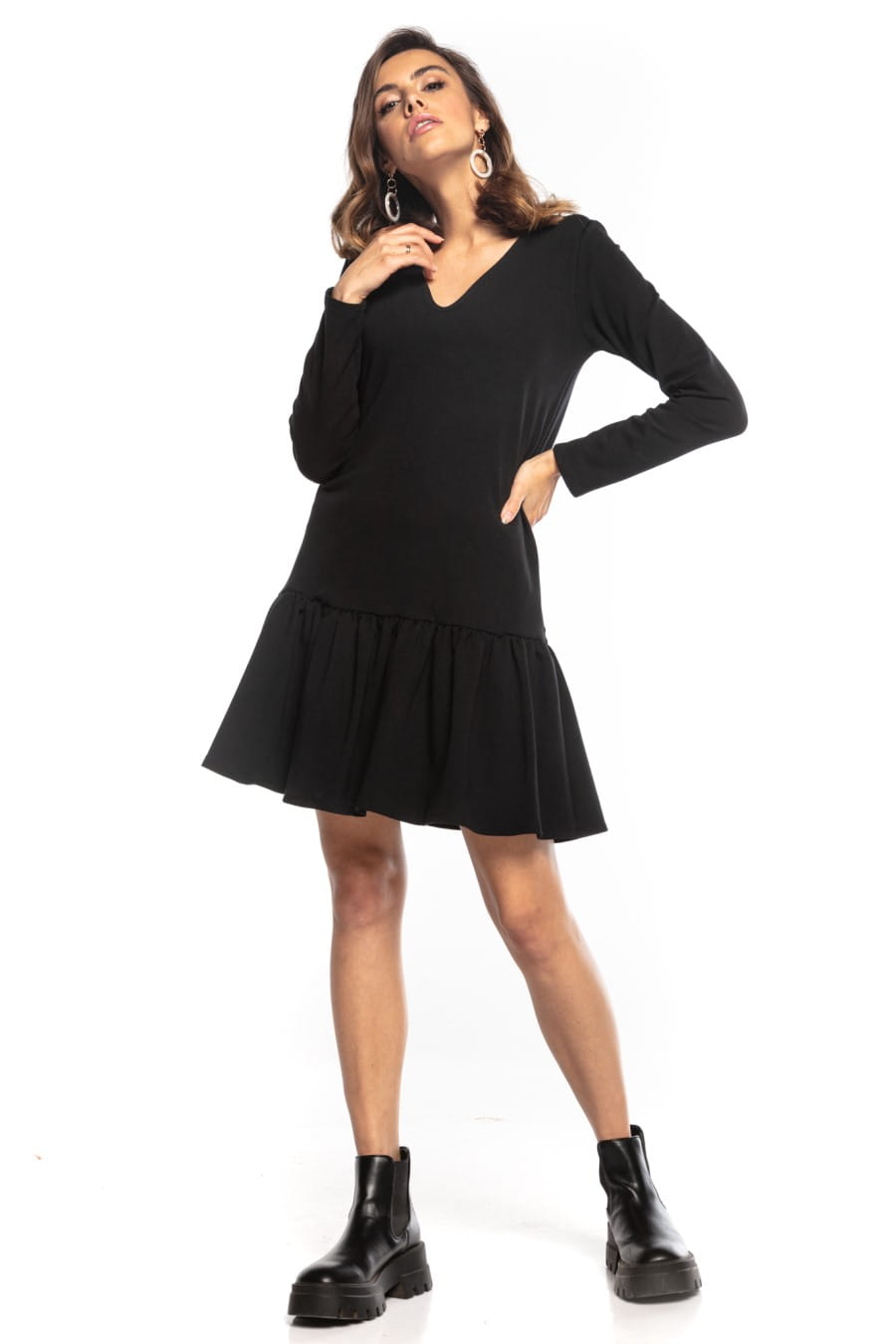 Dress - T355-sportowa-sukienka-czarna-falbanką.jpg