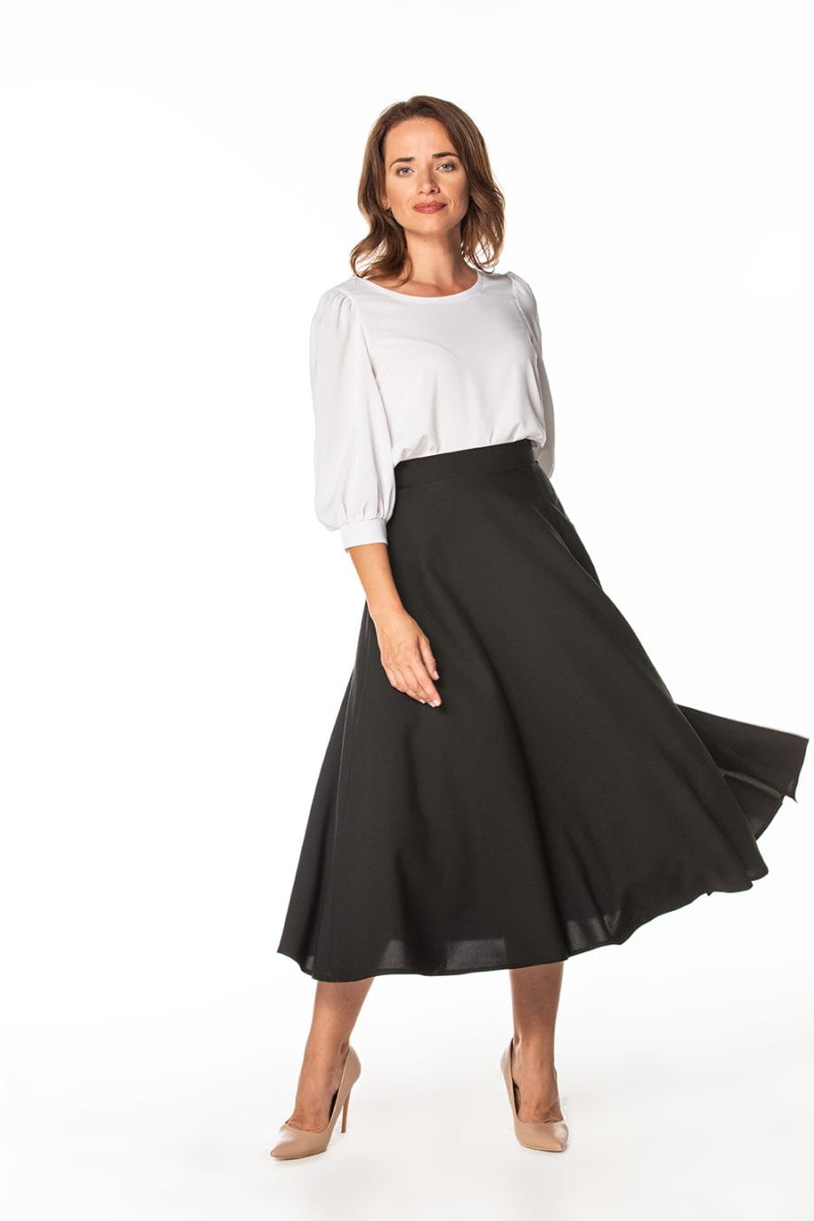 Skirt - T361-spódnica-czarna-rozcięciem-rozkloszowana-polska.jpg