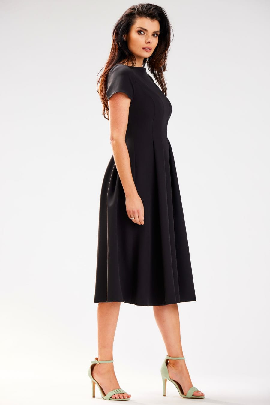 A569-elegancka-sukienka-czarna-polska-wizytowa.jpg