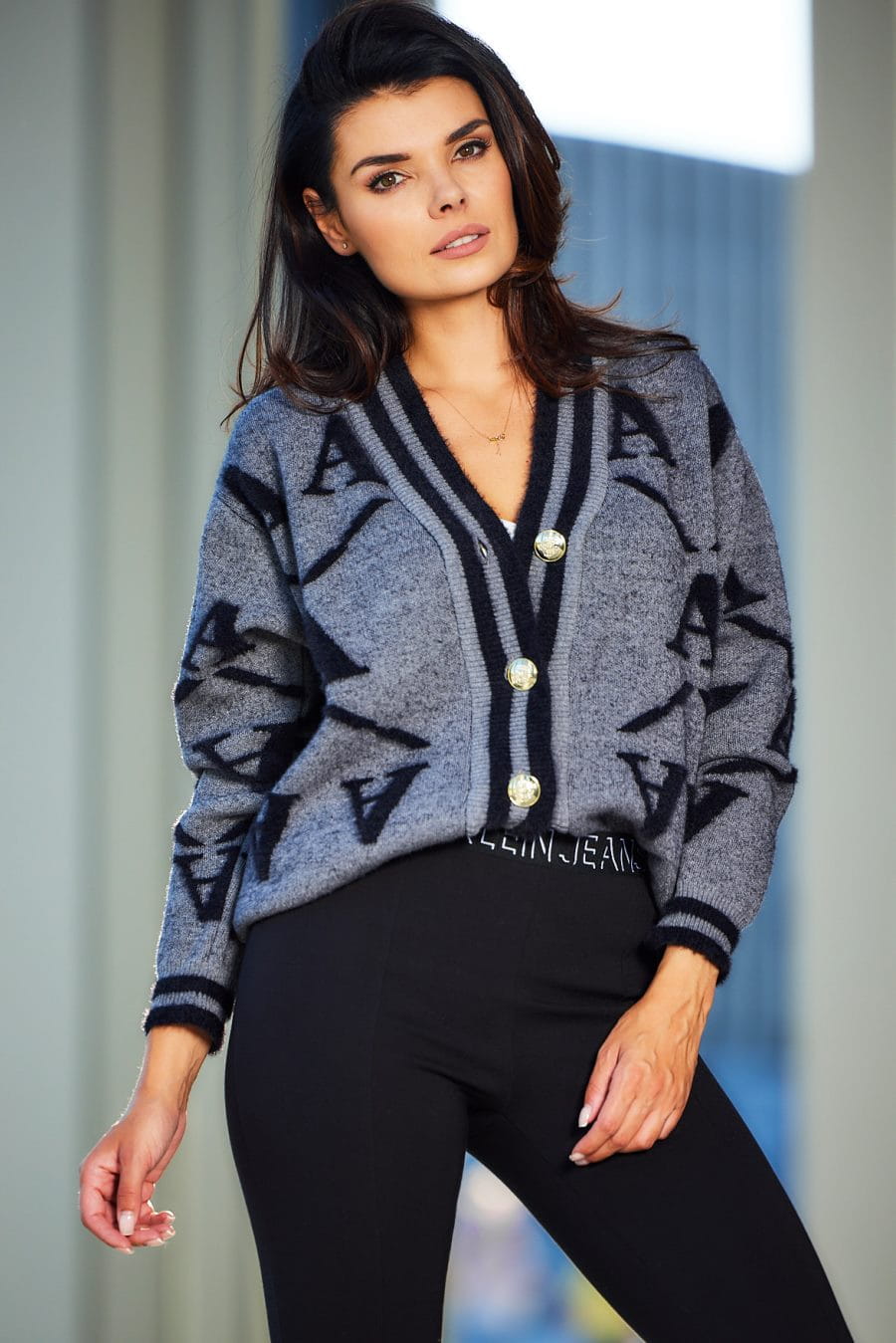 A614-sweter-szary-litery-guziki-polska-krótki.jpg