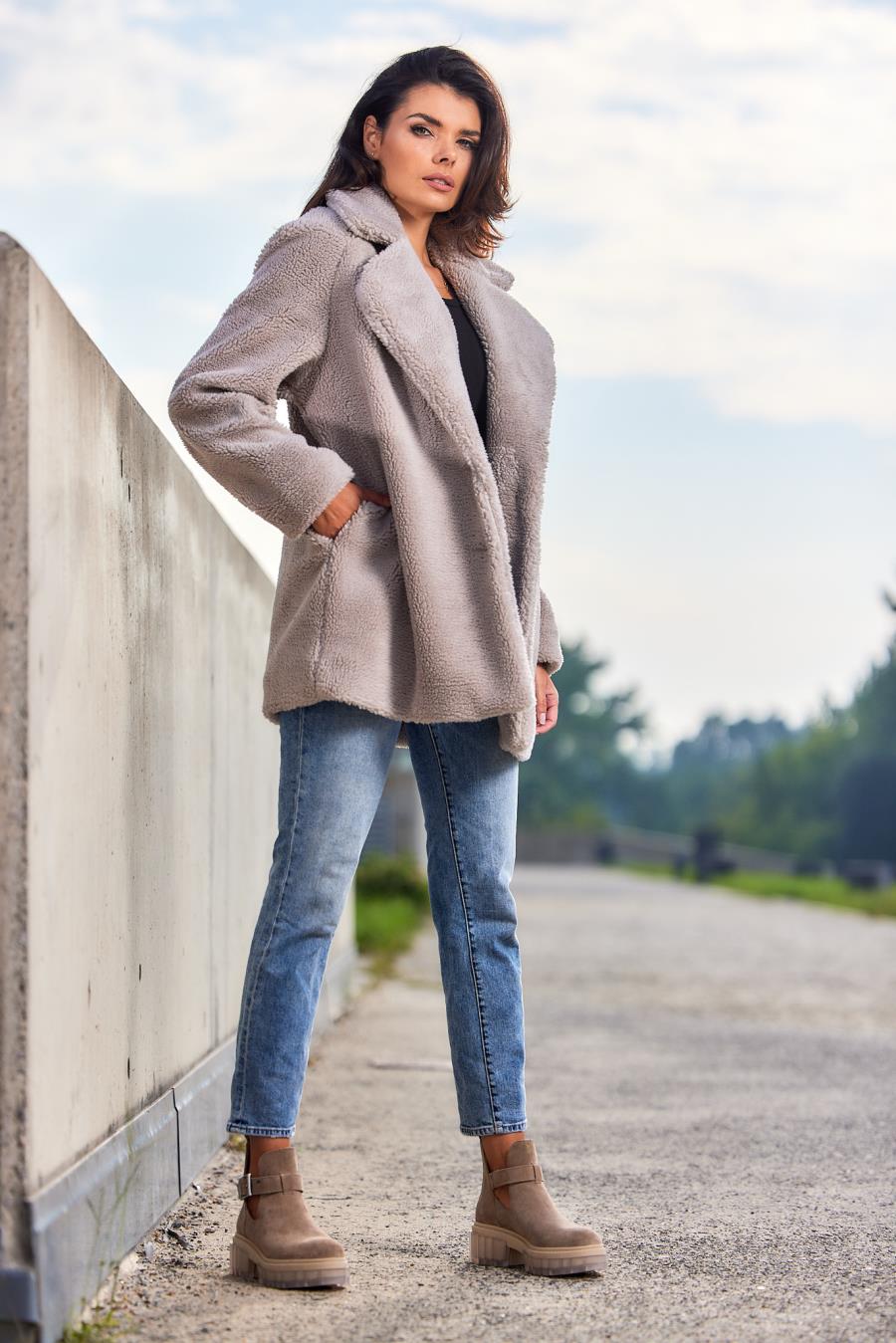 A534beige0p6.jpg