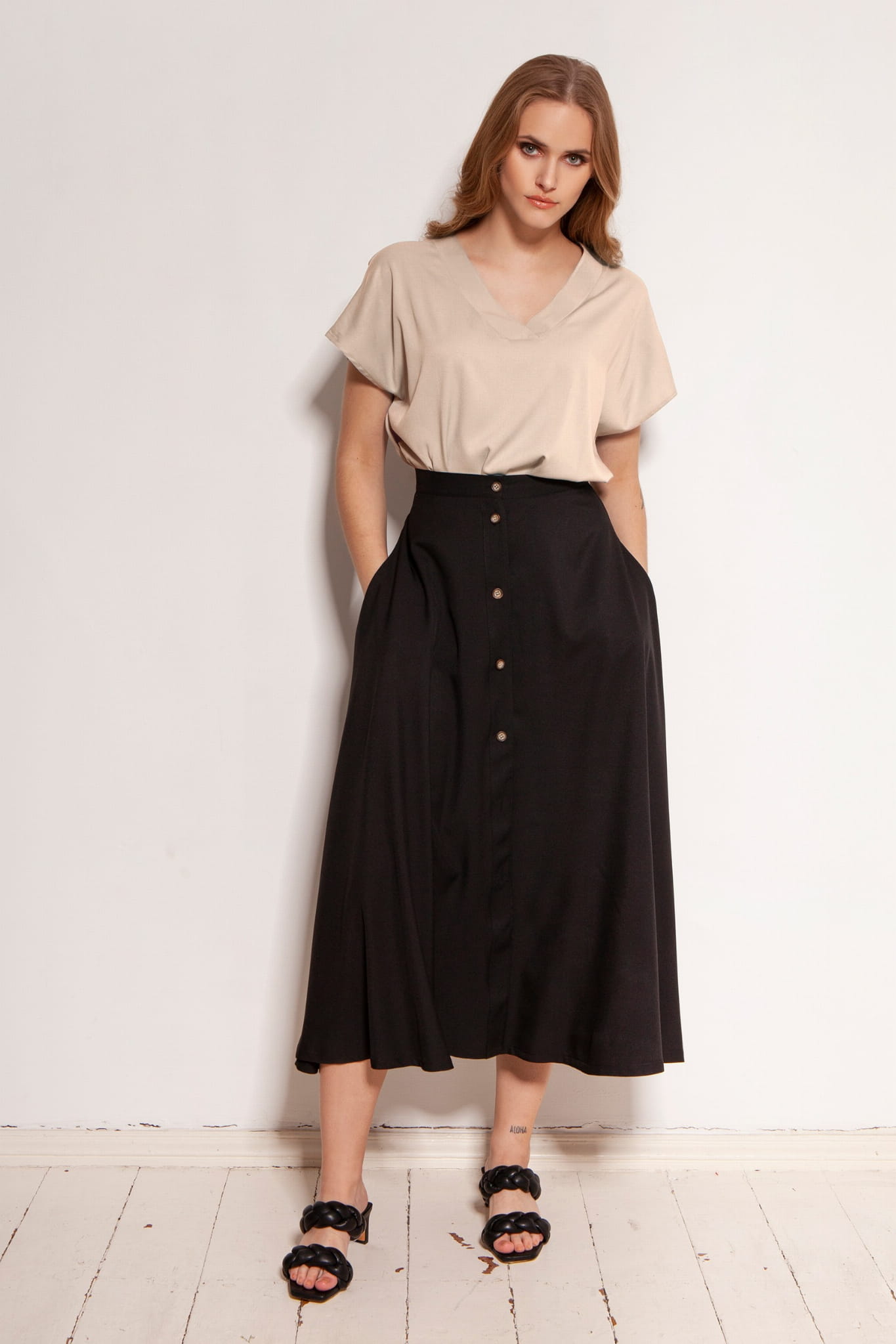 Spódnica na guziki, za kolano, SP131 czarna-1 7480