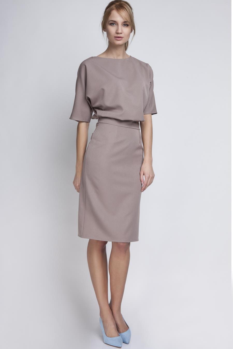 eleganckie, sukienki, dzienne, beżowe, biura, sklep, online, lanti, suk123